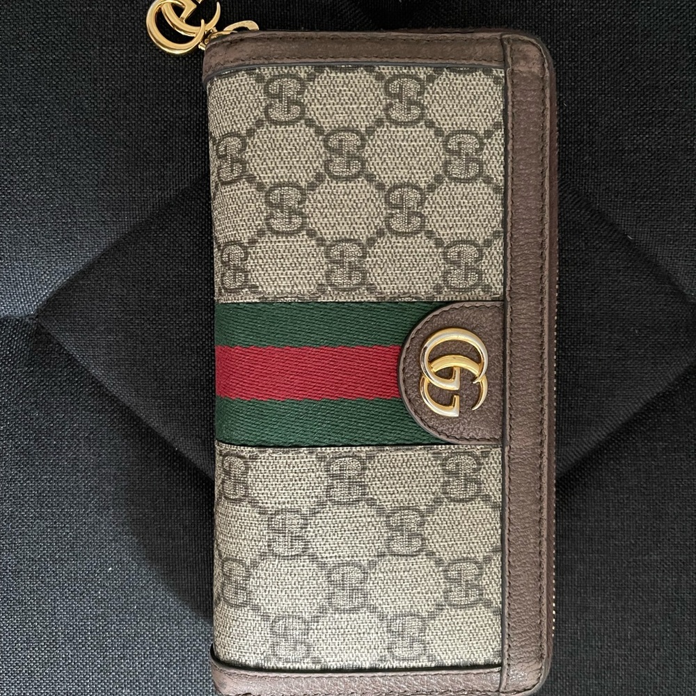 Gucci Ophidia GG Zio around wallet.